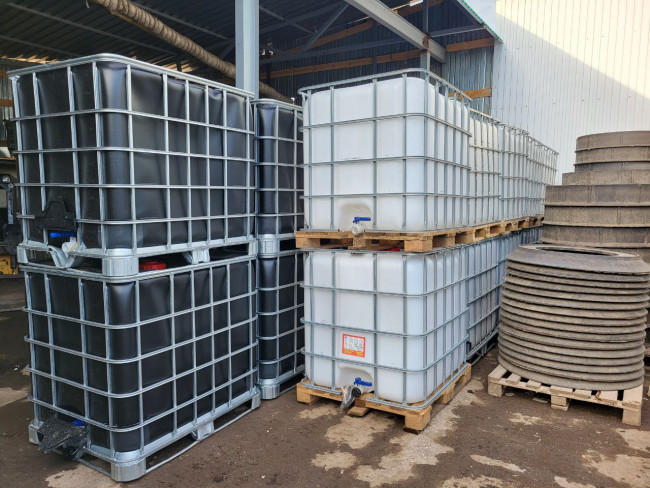 Бочка для хранения жидкостей ЕвроКуб, 1000 л,б/у, чистая, пропаренная, чёрная